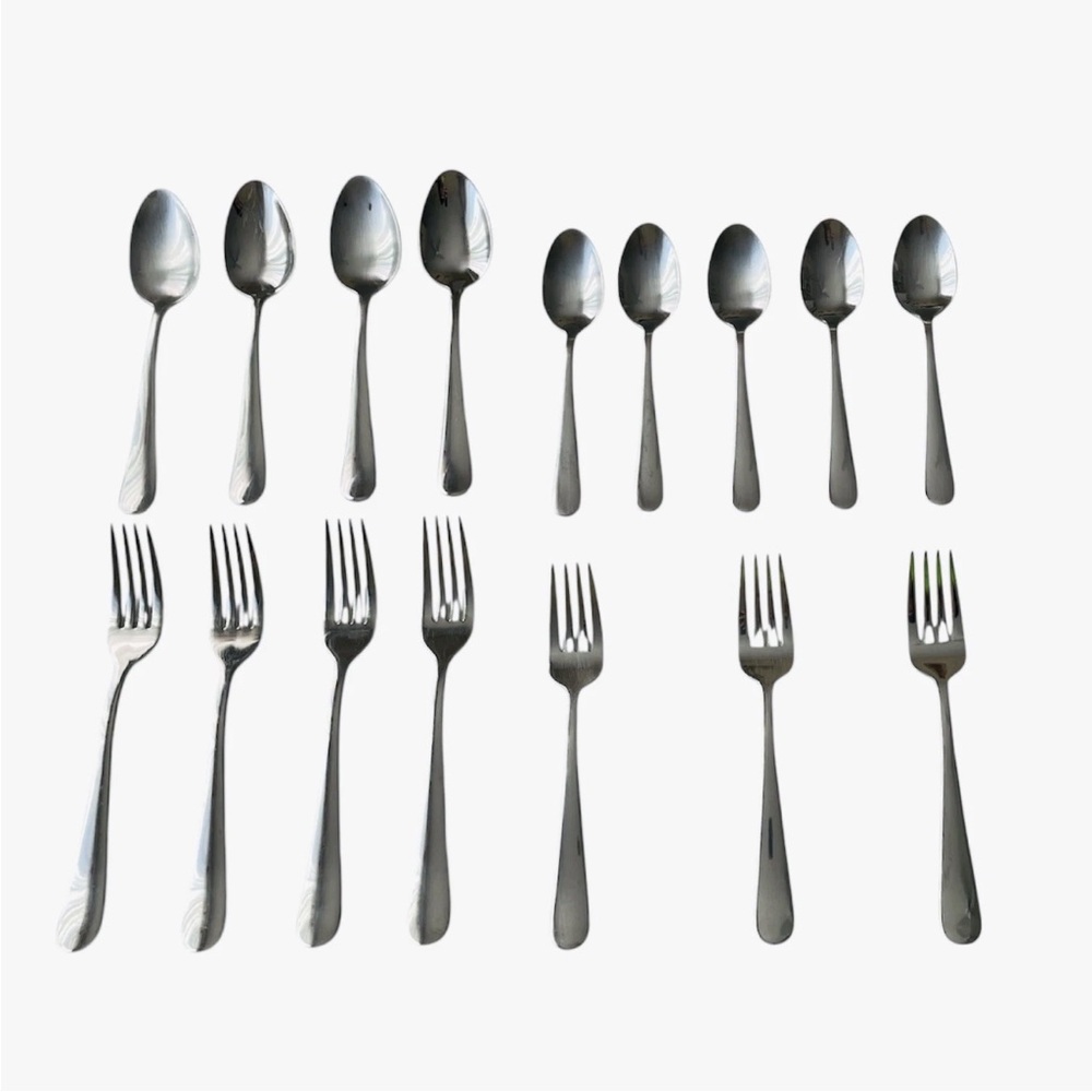 Reed & Barton Stainless 18/0 Flatware 16 Pieces